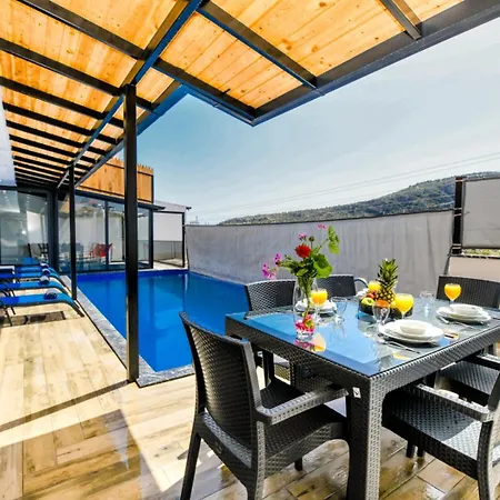 Yaz 3 Villa